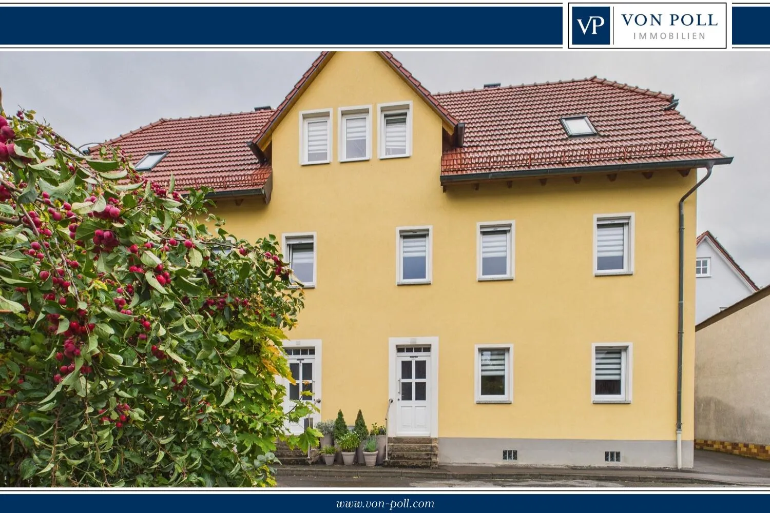 Living by the water, a house with many possibilities