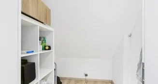 von_poll_real_estate_property_25161079_image_17