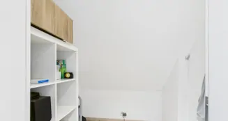 von_poll_real_estate_property_25161079_image_17