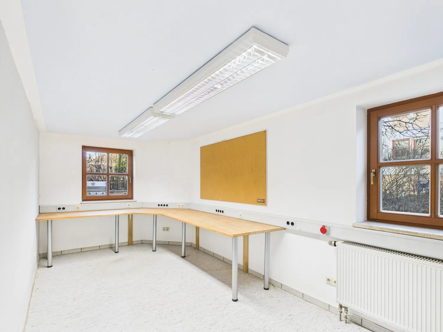 Büro EG