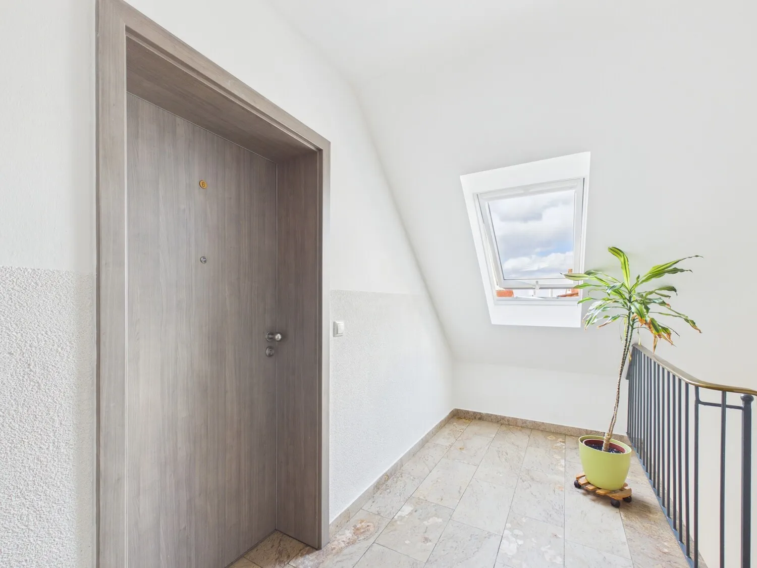 Zugang 4 Zimmer Whg.