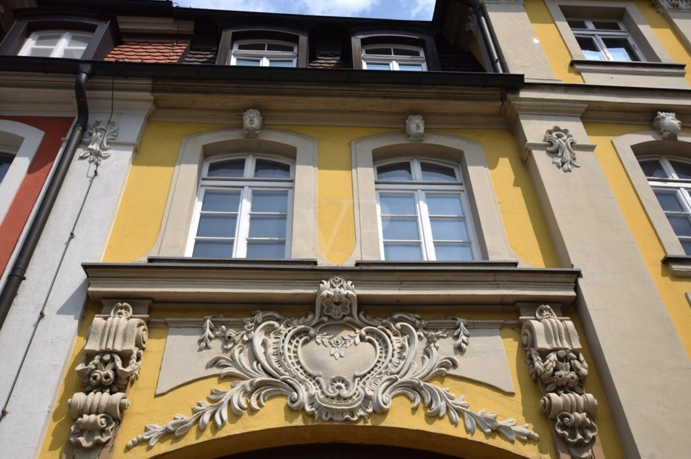 Fassade mit barocken Ornamenten