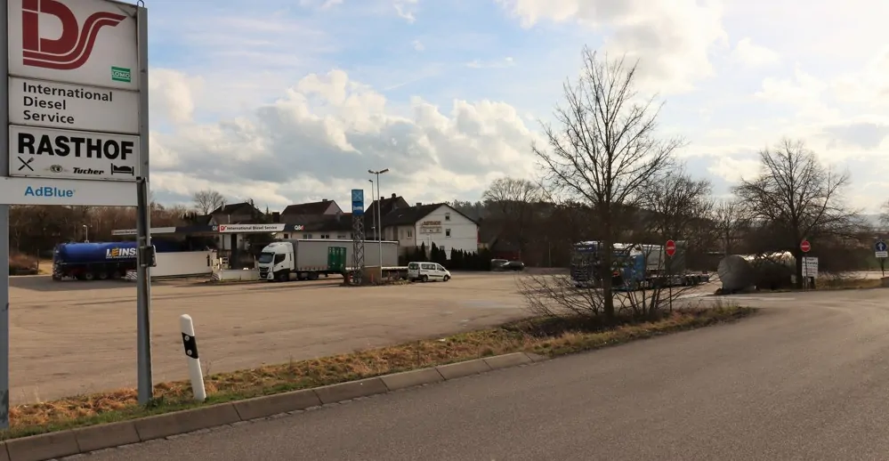 Top Lage, viel Fläche und enormes Potenzial - Pension, Gasthof, Tankstelle und 90 LKW Stellplätze!