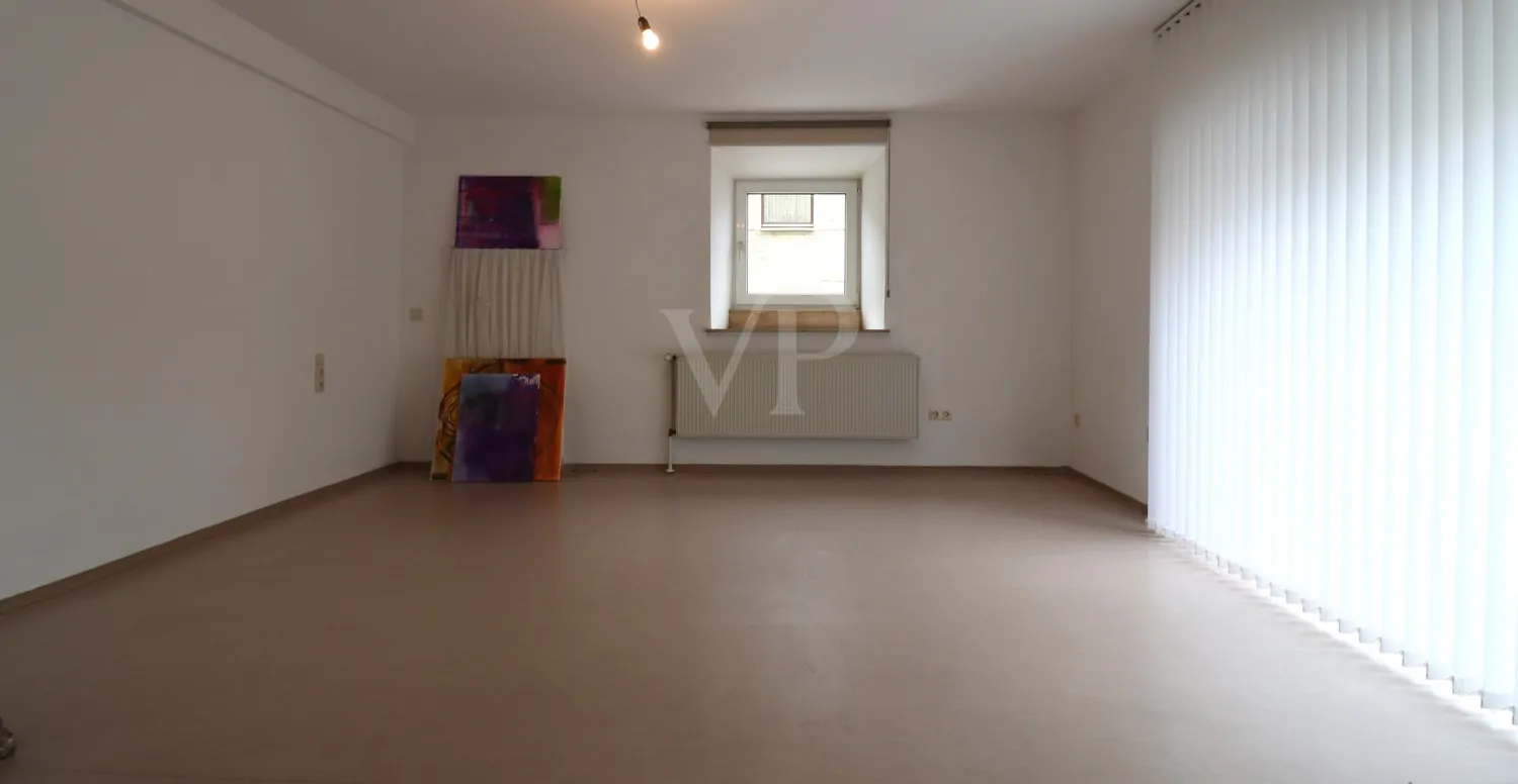 ehem. Laden Haupthaus EG