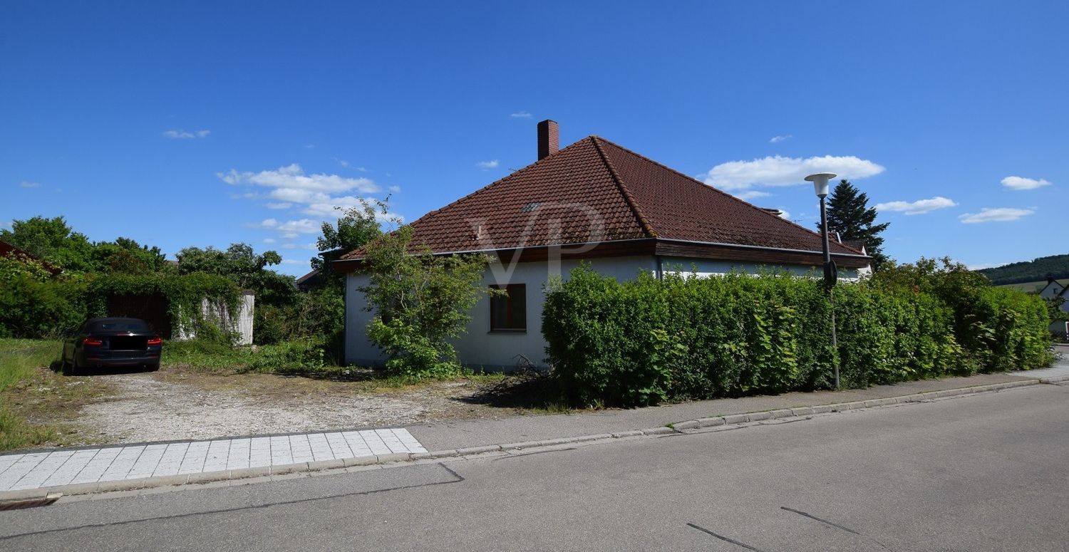 Garage, Zufahrt Stellplätze