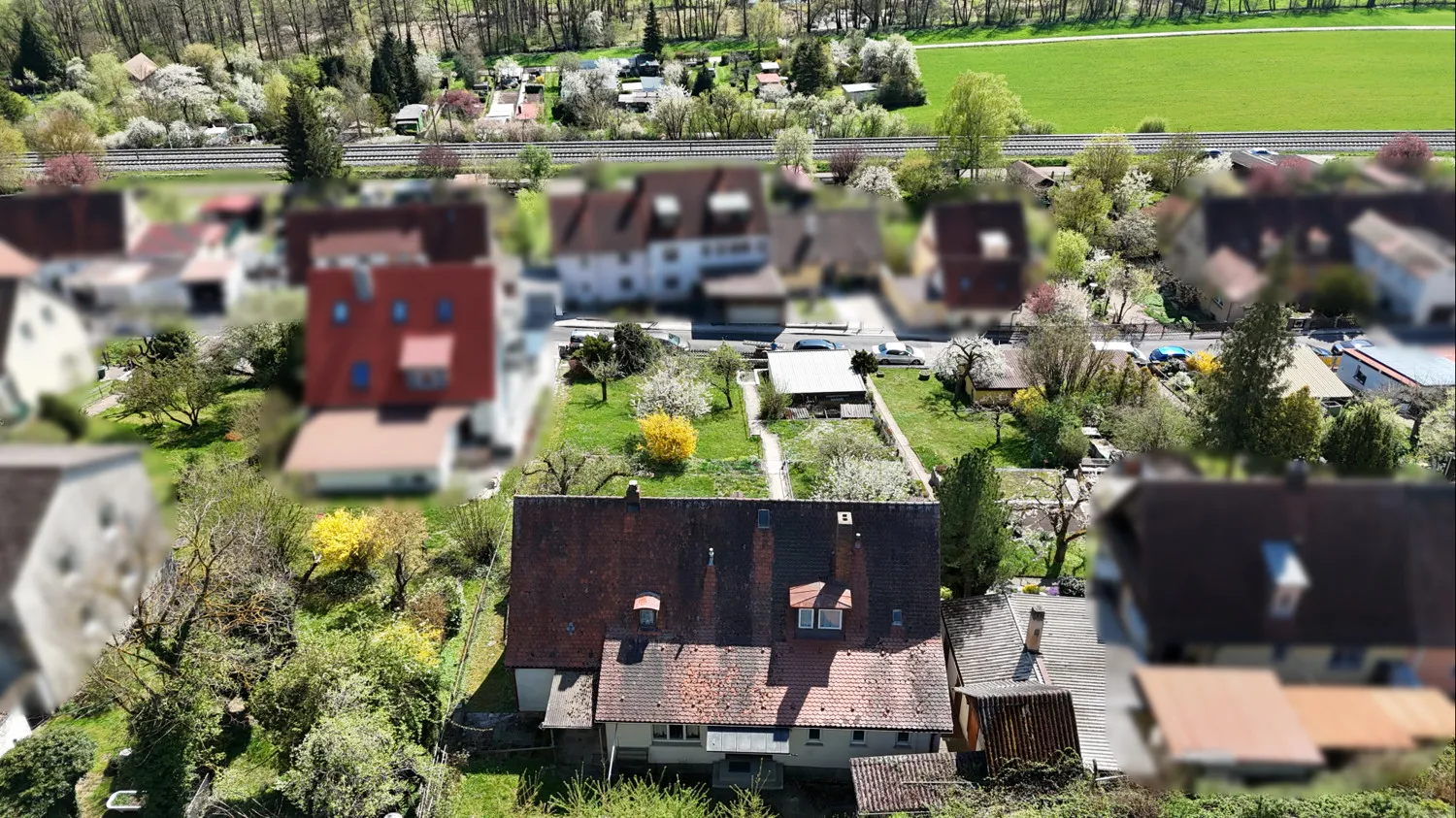 This is a great place to live! Plenty of space, a large property, and lots of highlights.