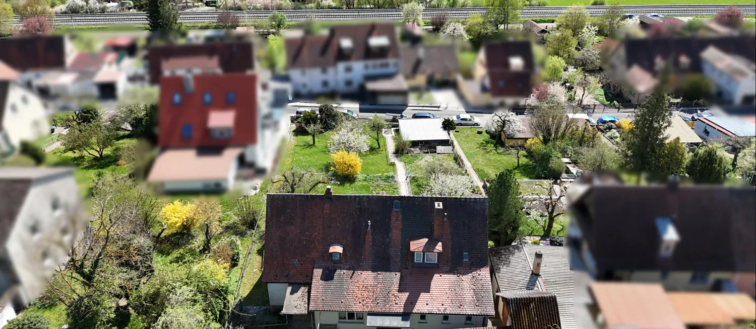 Hier lässt es sich Leben! Viel Platz, ein großes Grundstück und jede Menge Highlights