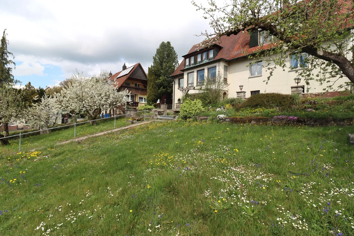 This is a great place to live! Plenty of space, a large property, and lots of highlights.