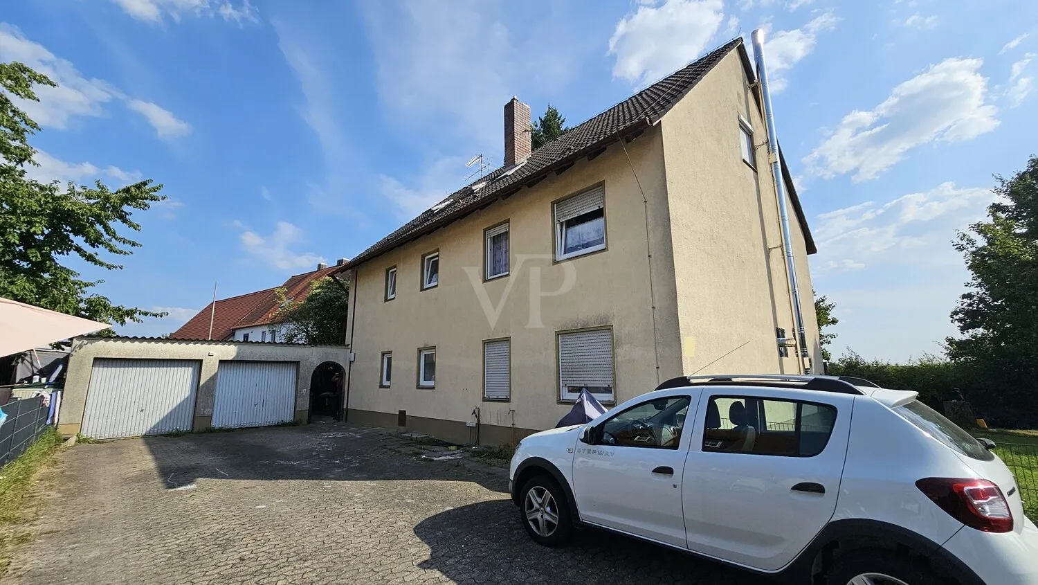 Zufahrt Garagen