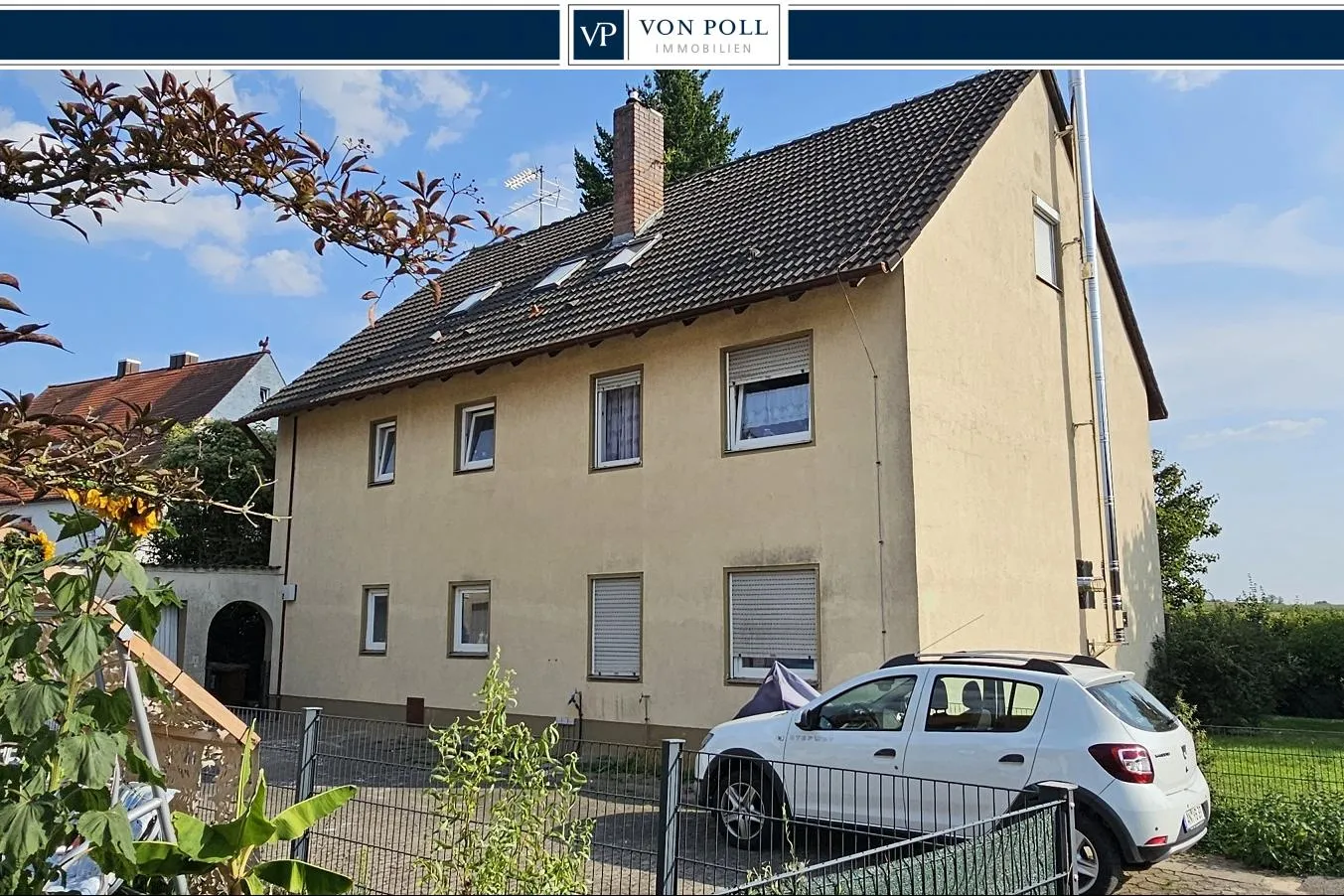 Außenansicht Zufahrt Garagen