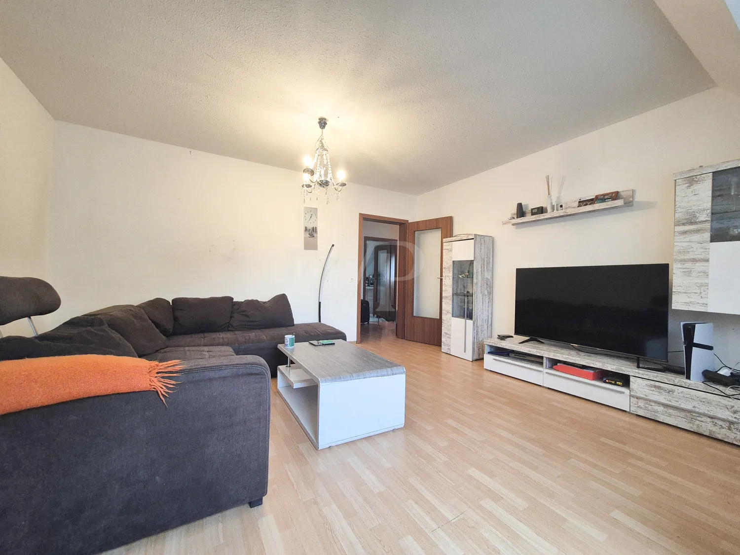 Bright penthouse apartment with balcony, elevator and underground parking space in a quiet location in Ansbach