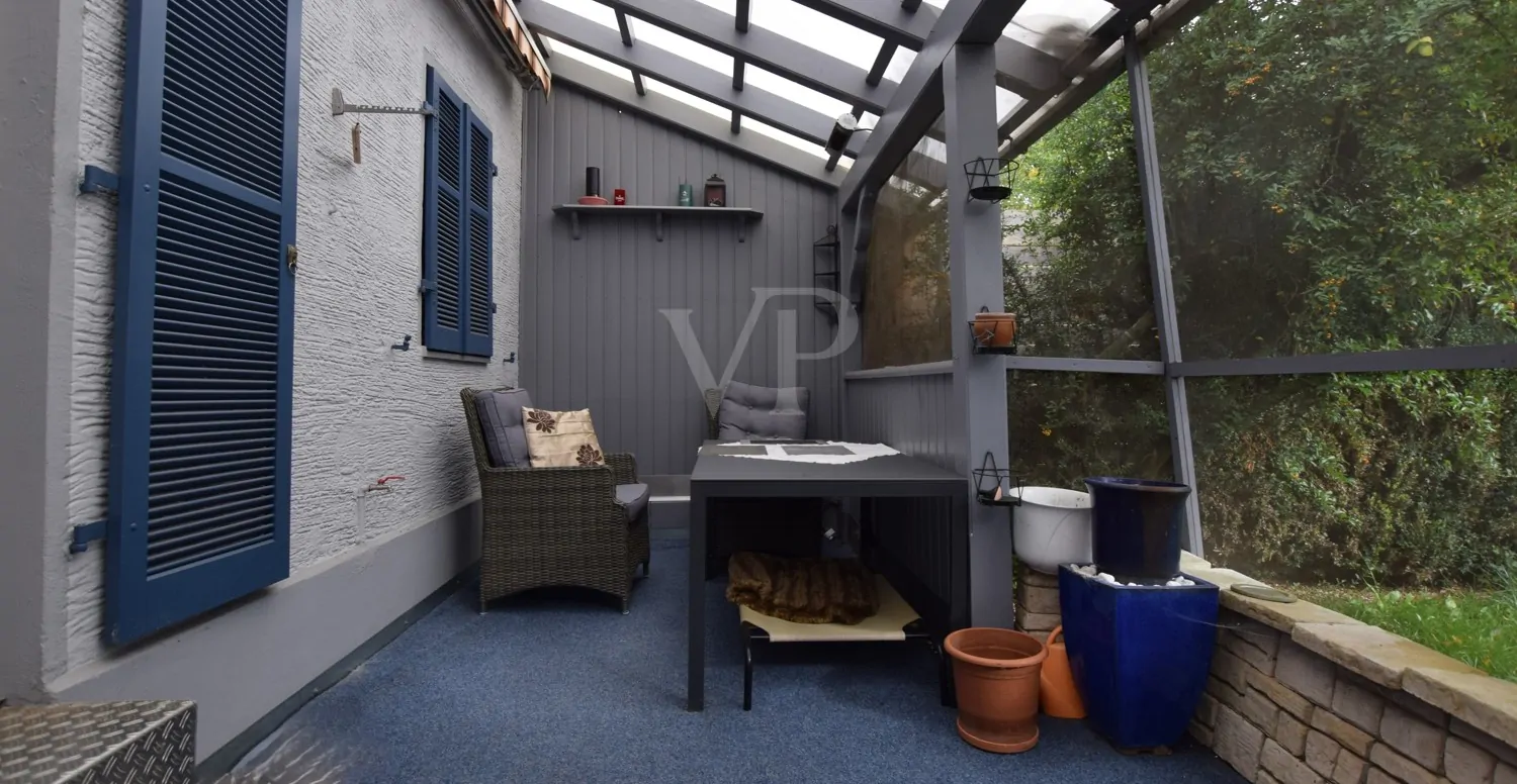 überdachte Südterrasse