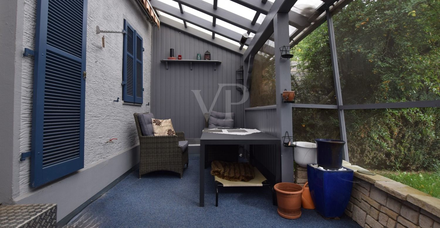 überdachte Südterrasse