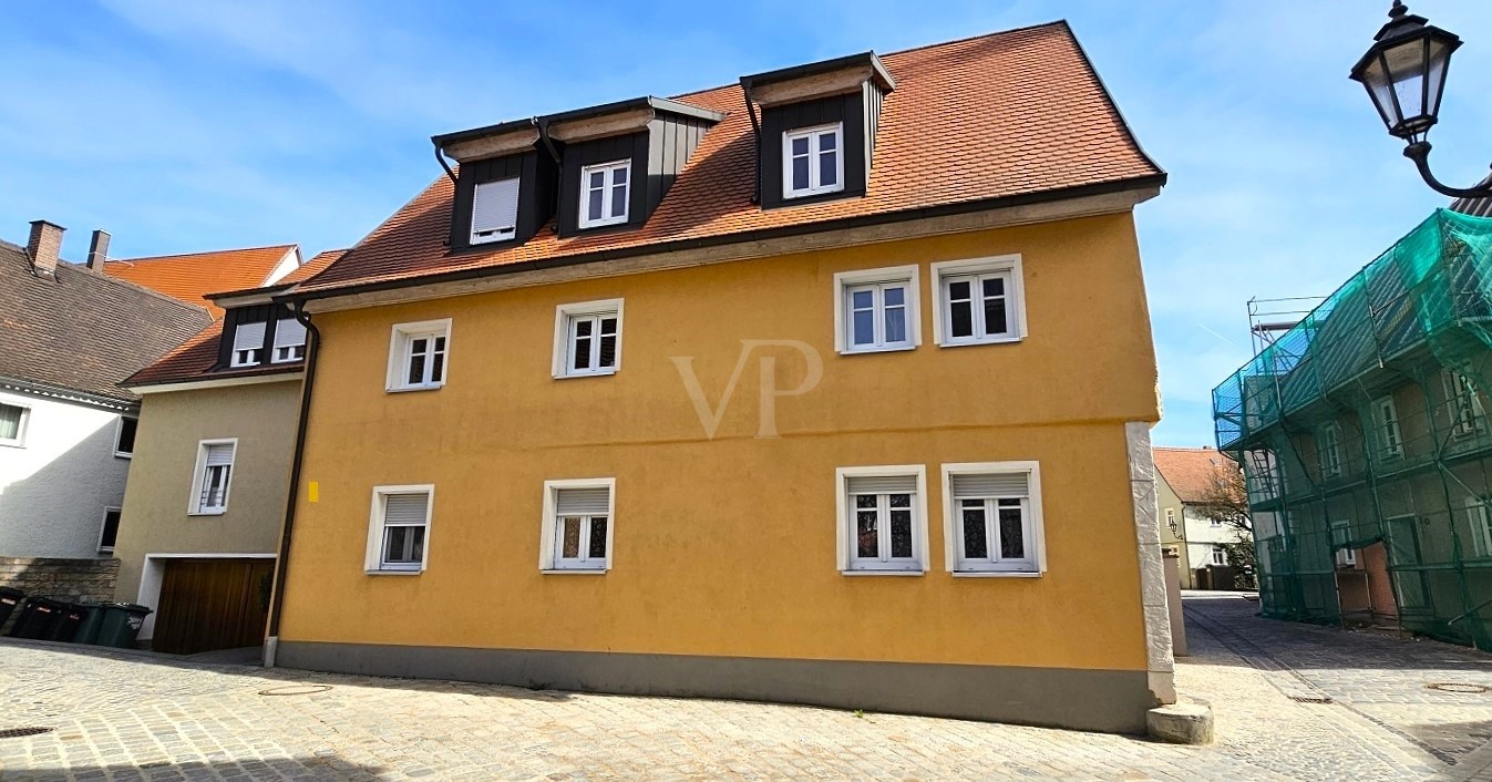 Attraktives Mehrfamilienhaus mit Garagen/Stellplatz, voll vermietet, im Herzen der Altstadt!