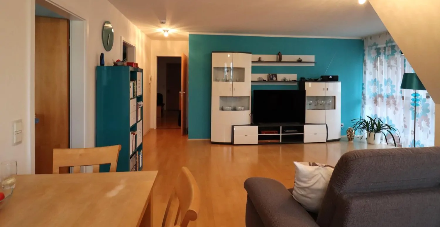 Zwei Balkone, helle Räume und einige weitere Highlights! Gepflegte drei-Zimmer Eigentumswohnung