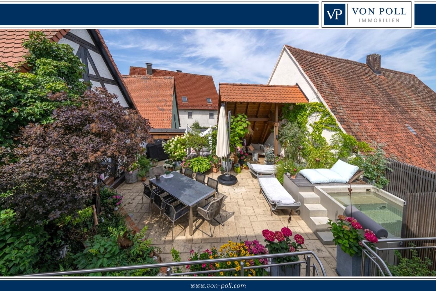 Blick vom Balkon auf Dachterrasse