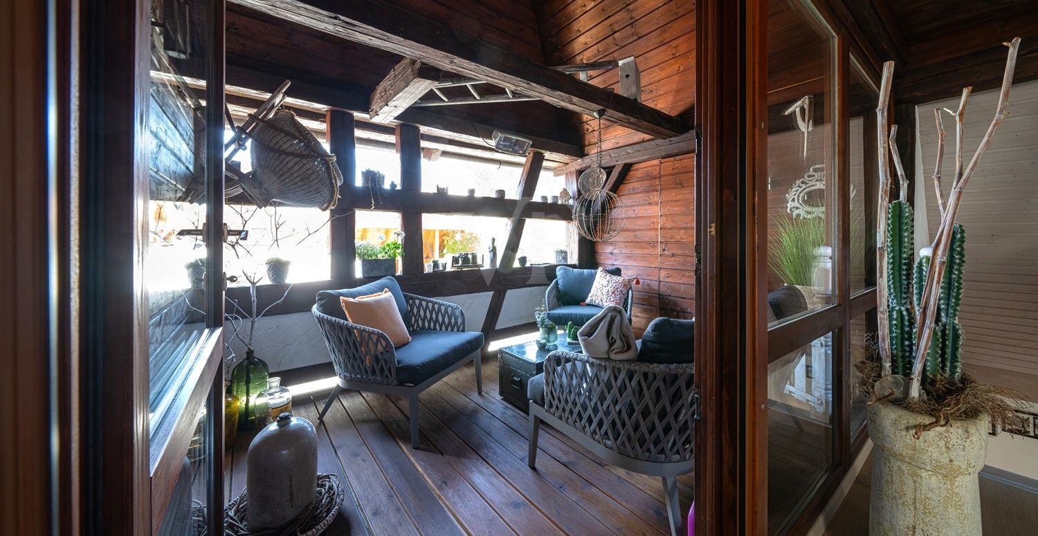 überdachter Balkon DG