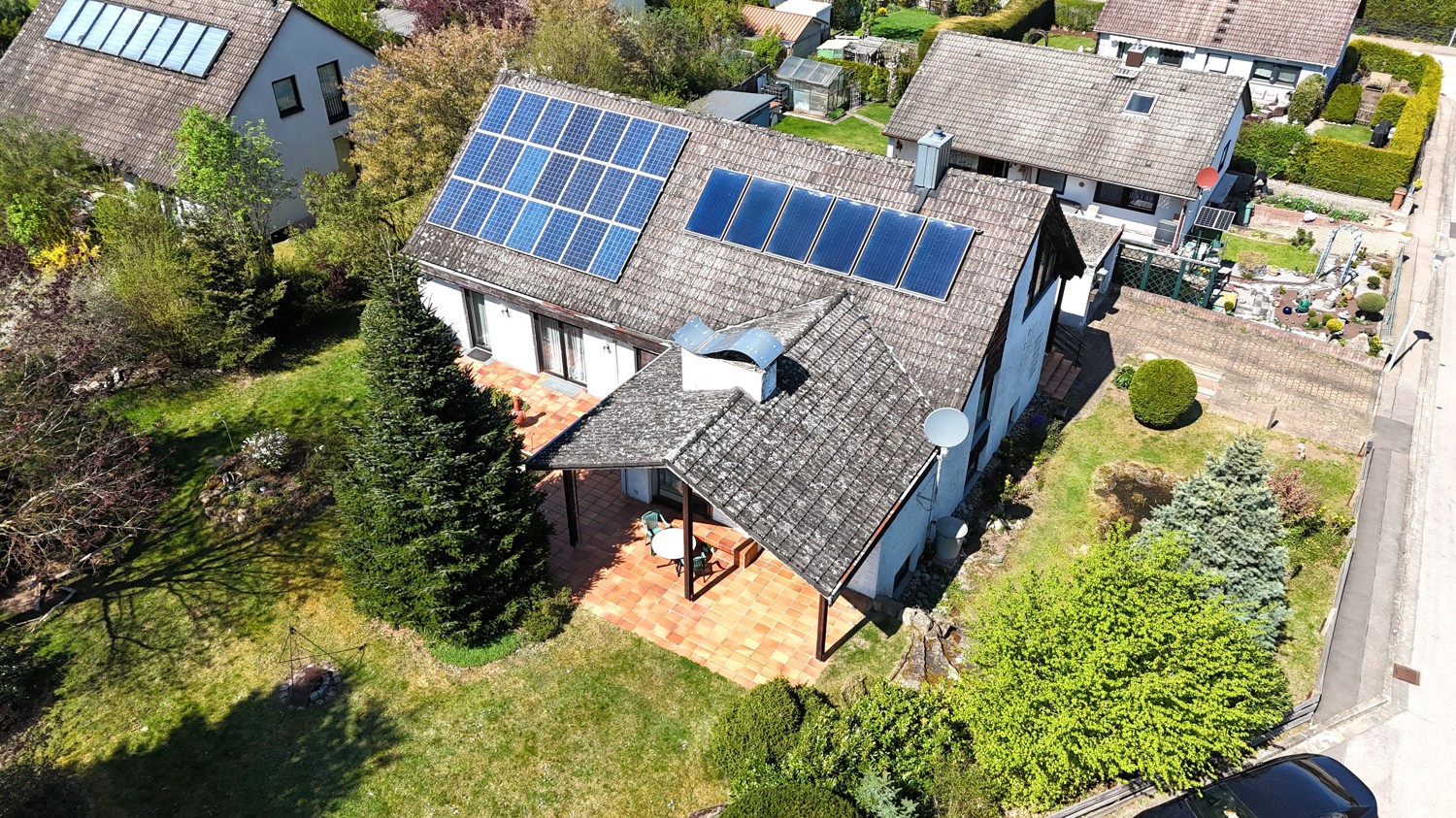 Traumhaftes Architektenanwesen in ruhiger Lage mit Wohlfühlgarten und jeder Menge Platz!