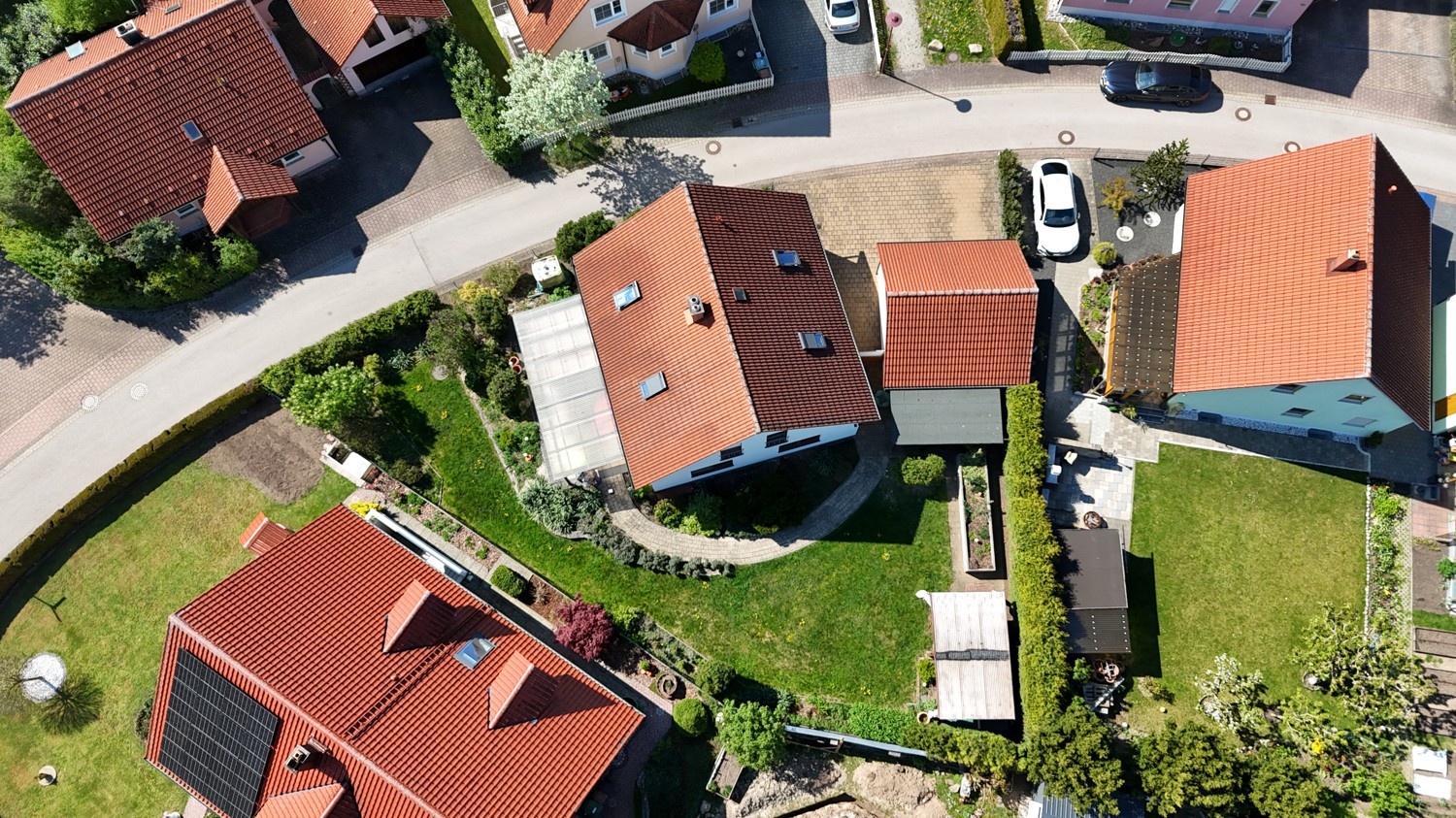 Gepflegtes Einfamilienhaus mit schön angelegtem Garten und viel Platz