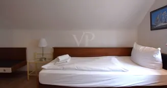 von_poll_real_estate_property_25208707_image_20