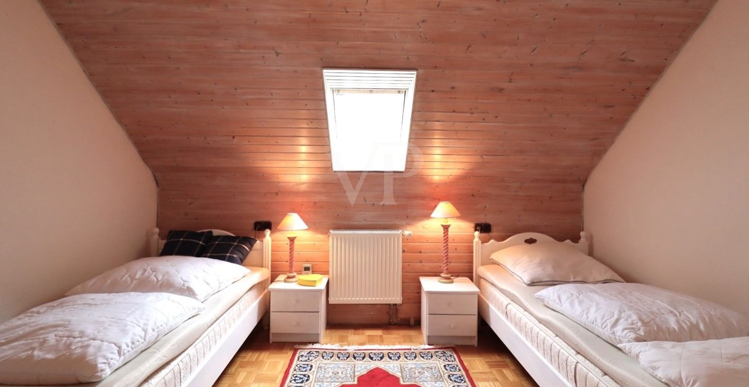 Schlafzimmer DG