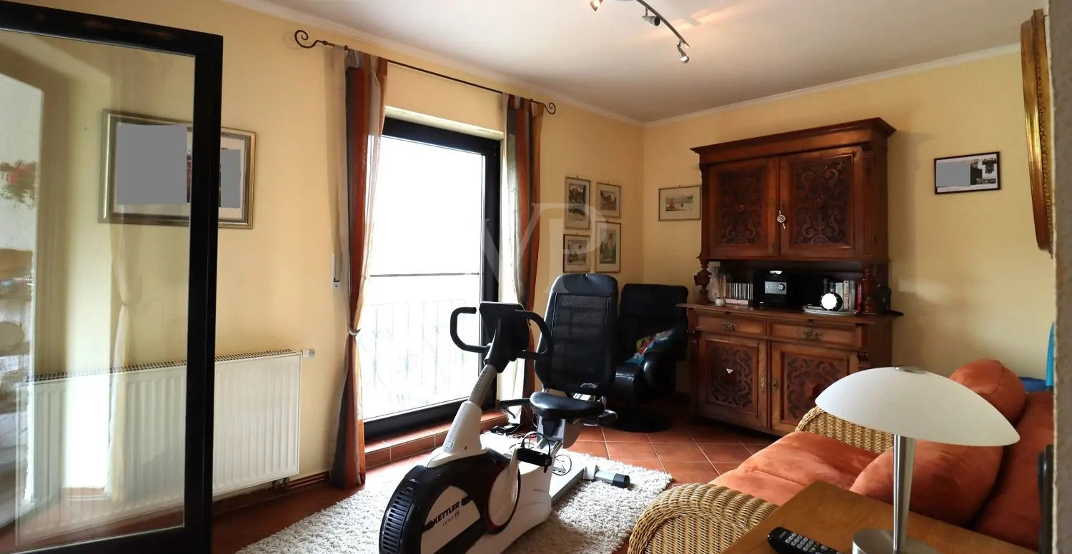 Zimmer EG mit Zugang Wintergarten