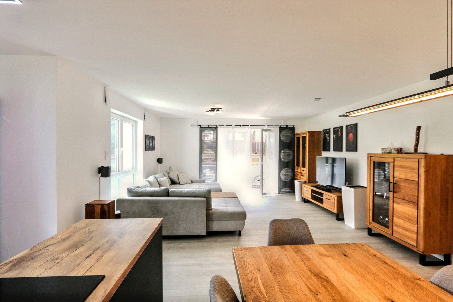 Wohn-/Esszimmer (4)