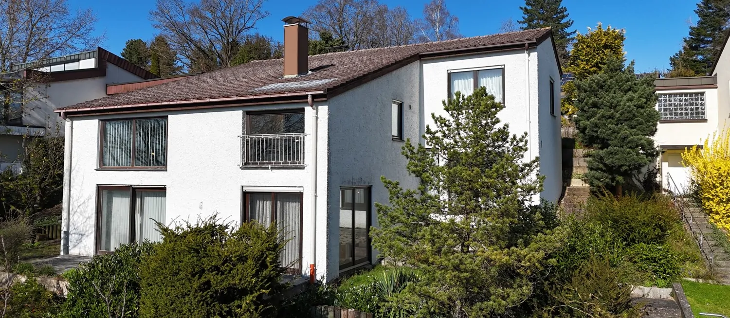 Hier finden Sie das Besondere mit Fernblick! Reizvolles Familienhaus in gesuchter Lage