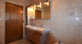 von_poll_real_estate_property_25208692A_image_12