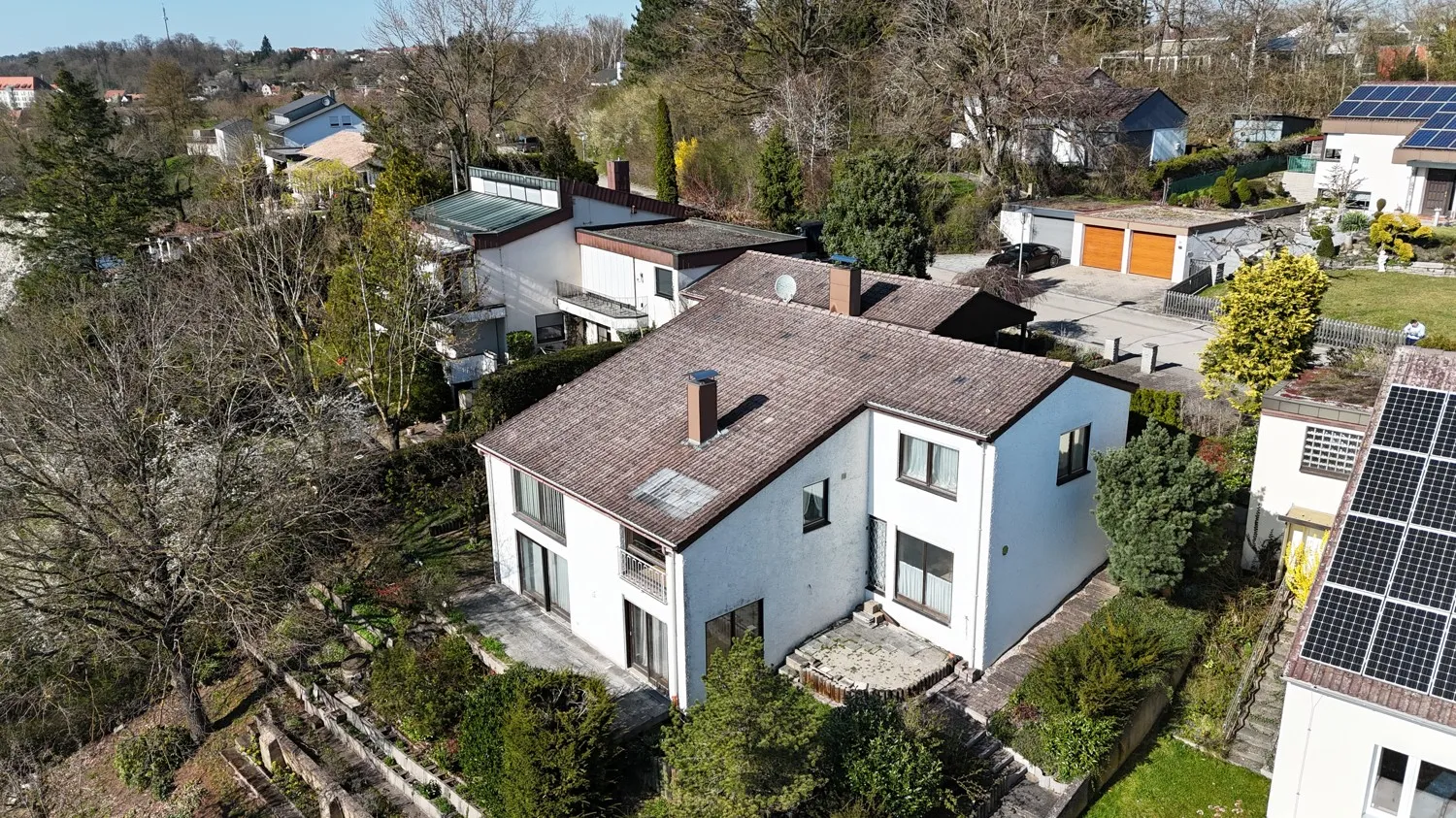 Hier finden Sie das Besondere mit Fernblick! Reizvolles Familienhaus in gesuchter Lage