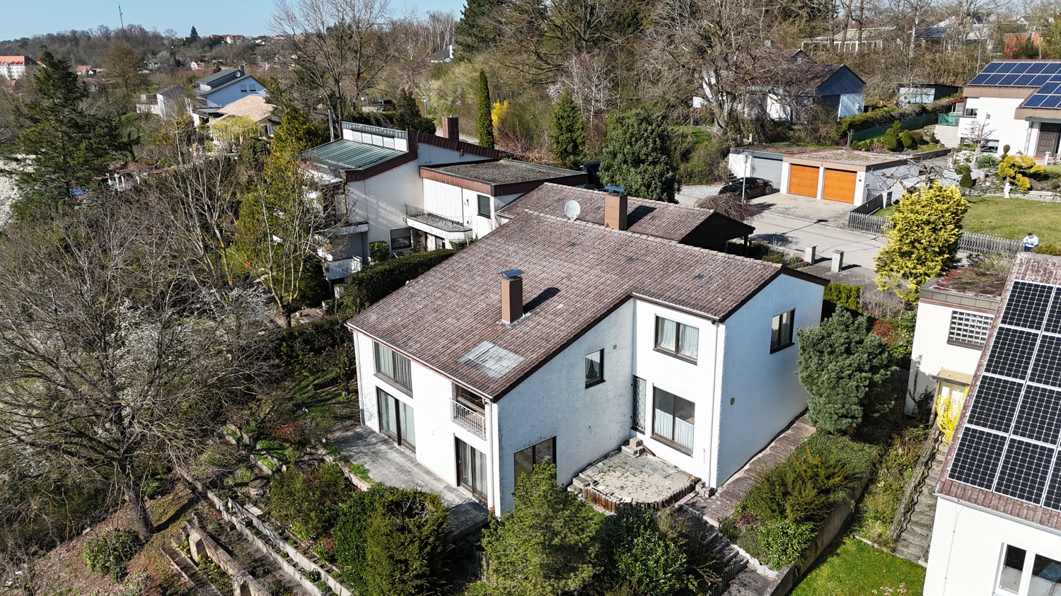 Hier finden Sie das Besondere mit Fernblick! Reizvolles Familienhaus in gesuchter Lage
