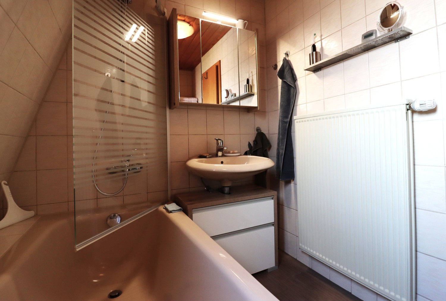 Bad Wohnung 1