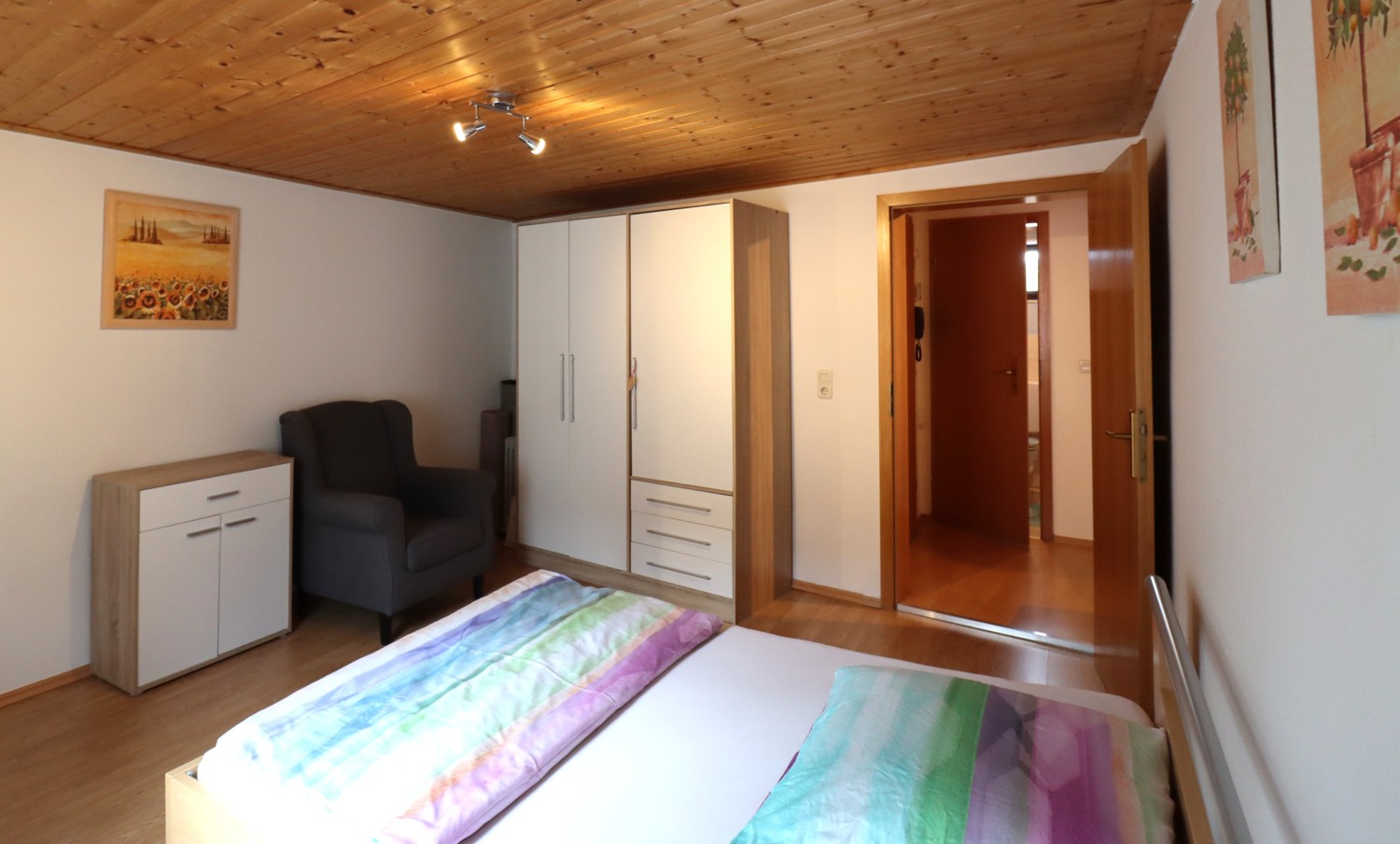 Schlafzimmer Wohnung 2