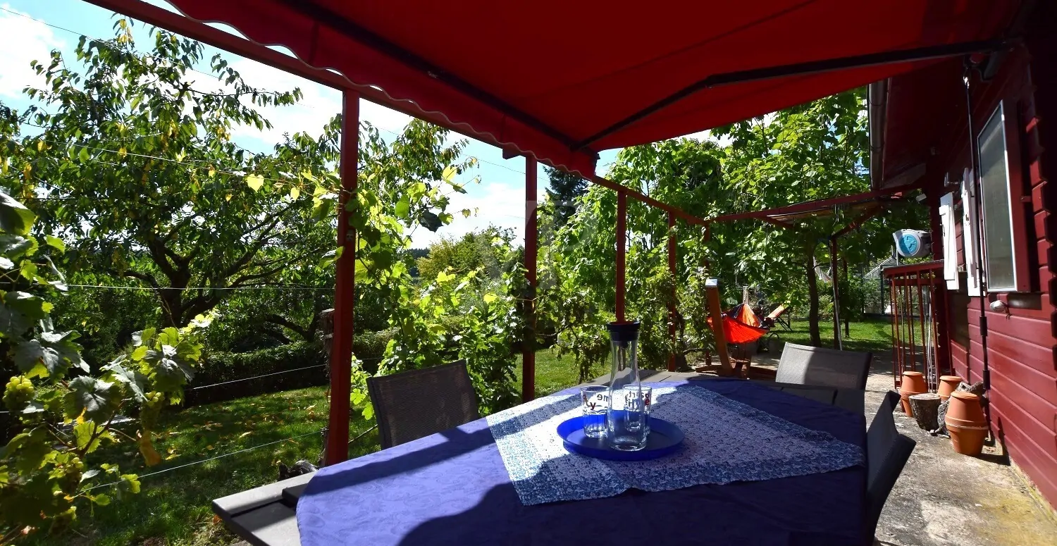 Terrasse mit Markise