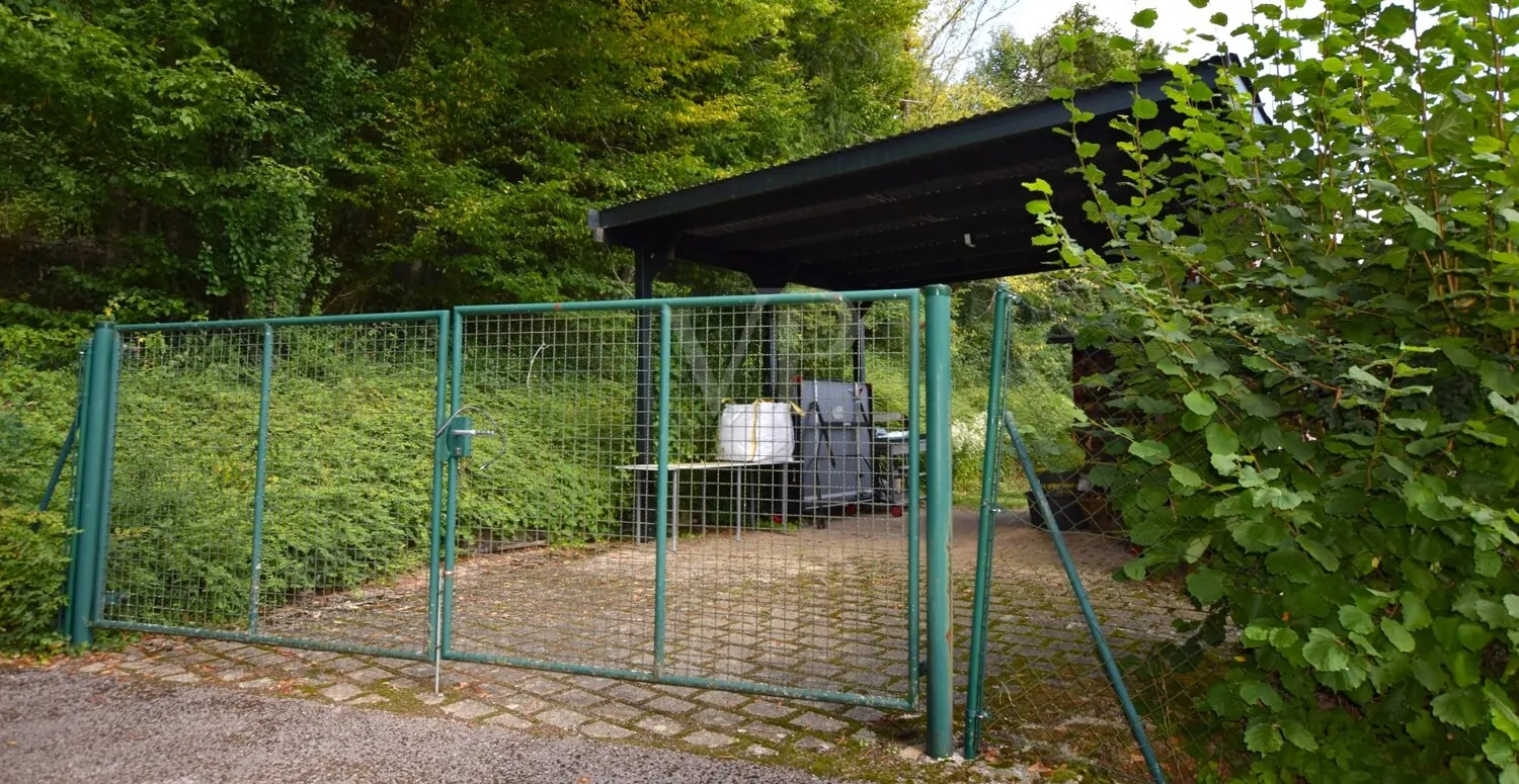 Eingang und Carport