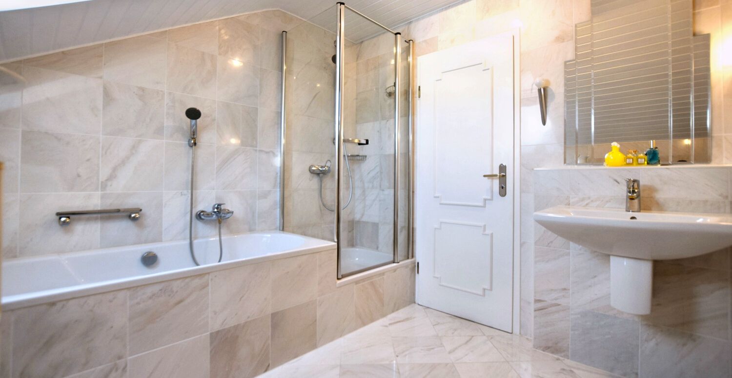 Badezimmer DG