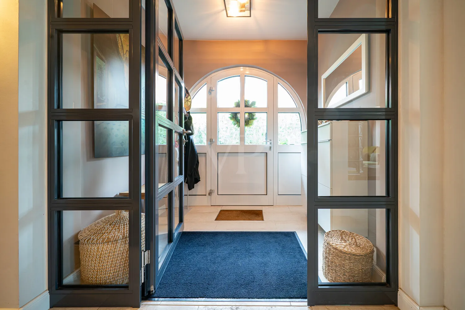 Charming villa with whirlpool, sauna and beautiful garden in a quiet suburban location