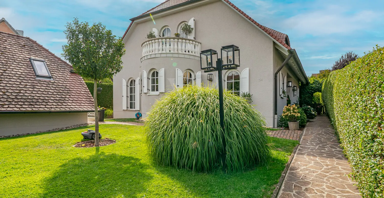 Charmante Villa mit Whirlpool, Sauna und traumhaftem Garten in ruhiger Stadtrandlage