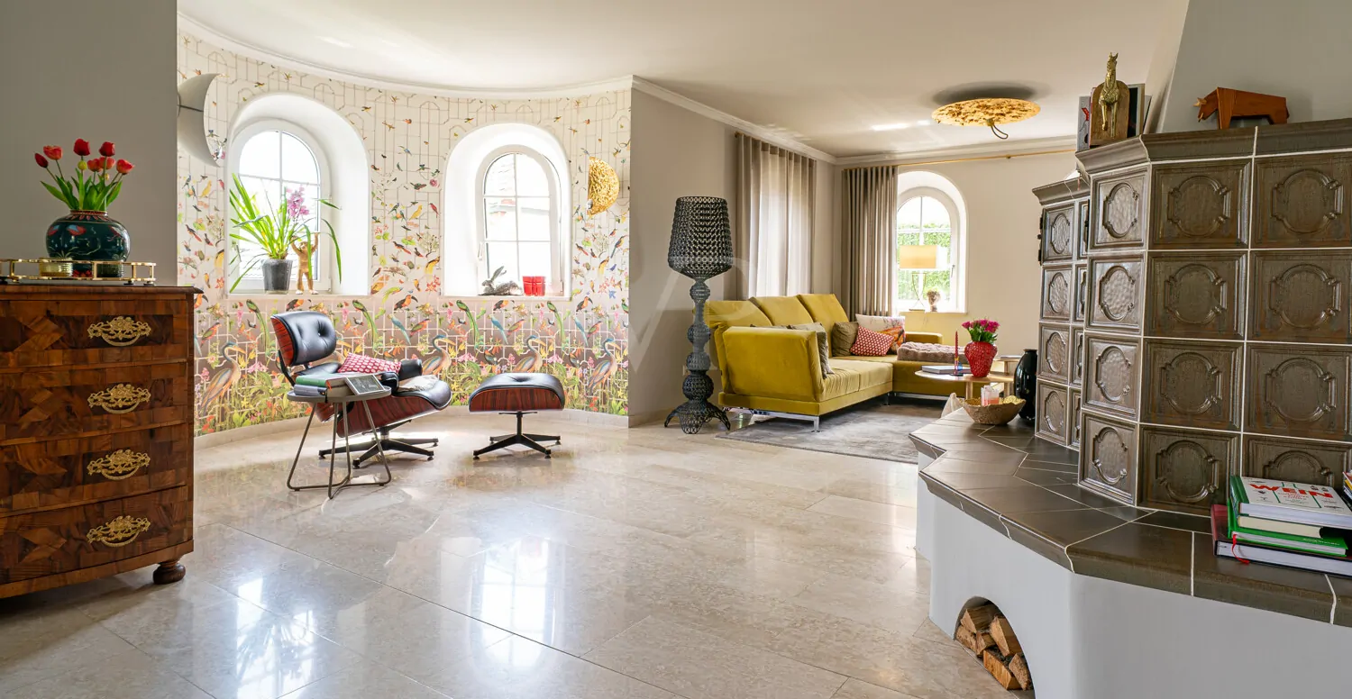 Wohnbereich mit Kamin