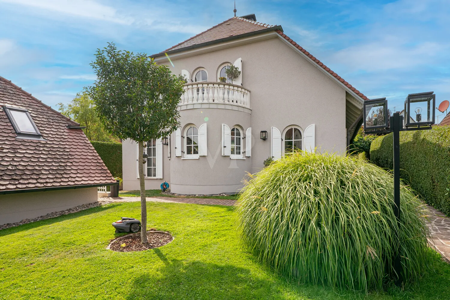 Charmante Villa mit Whirlpool, Sauna und traumhaftem Garten in ruhiger Stadtrandlage