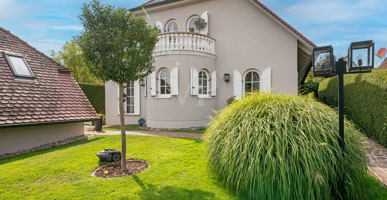 Charmante Villa mit Whirlpool, Sauna und traumhaftem Garten in ruhiger Stadtrandlage
