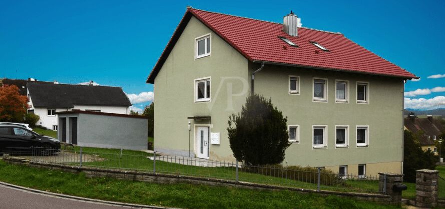 Gepflegte 3,5-Zimmer DG-Wohnung mit Stellplatz in ruhiger Lage - zentrumsnah