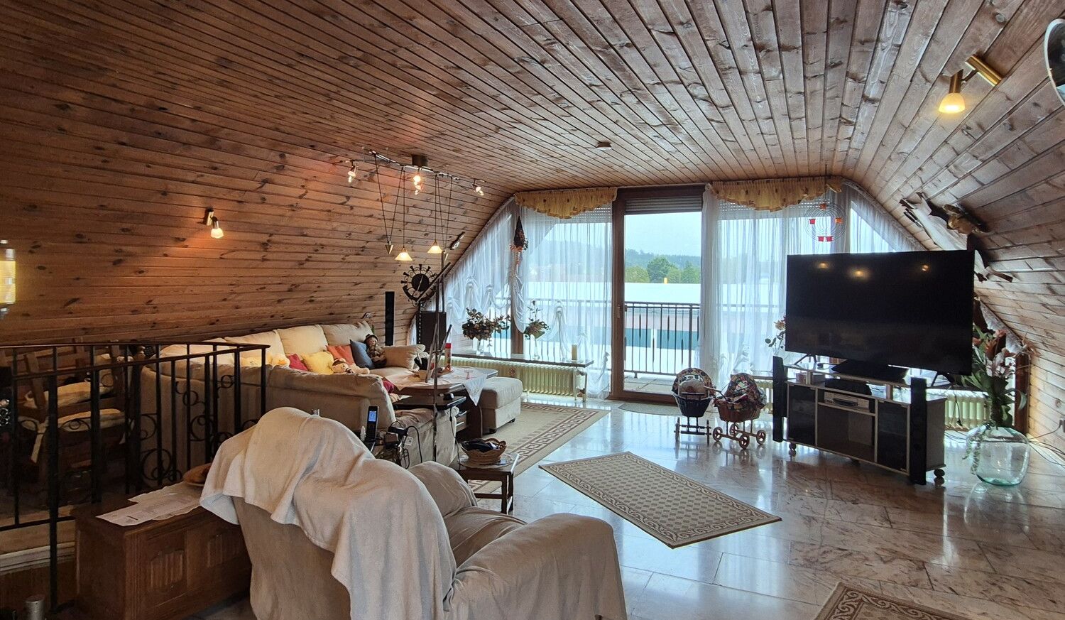 Wohnzimmer Hauptwohnung