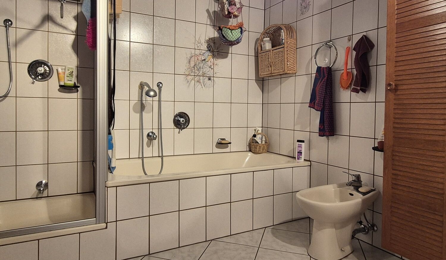 Badezimmer Hauptwohnung