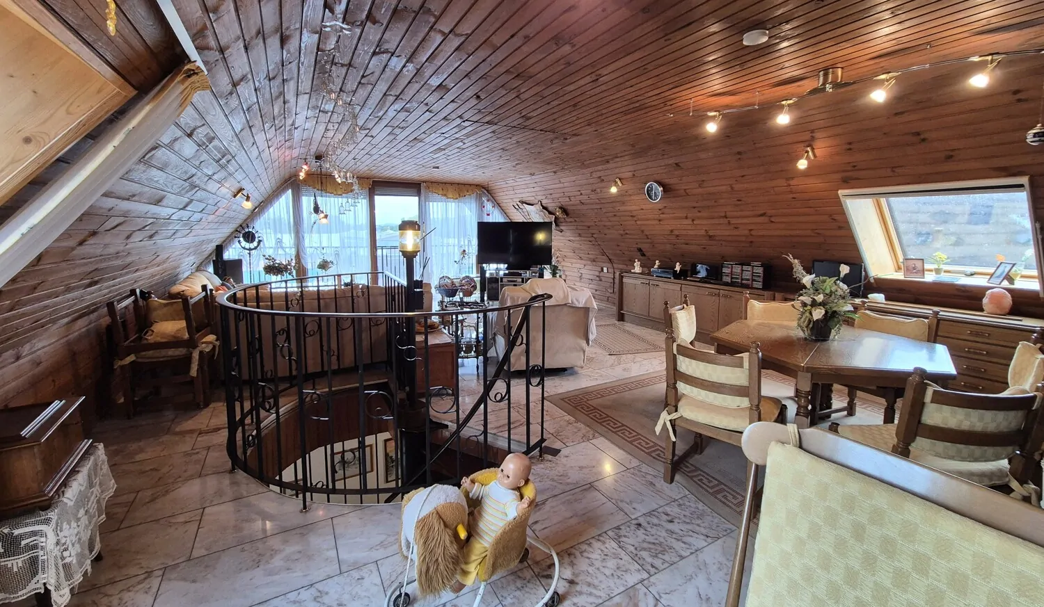 Wohnzimmer Hauptwohnung