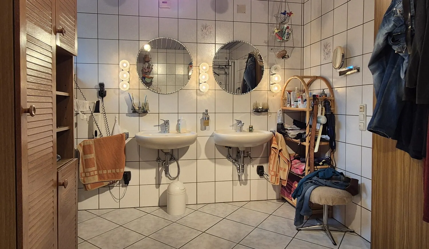 Badezimmer Hauptwohnung