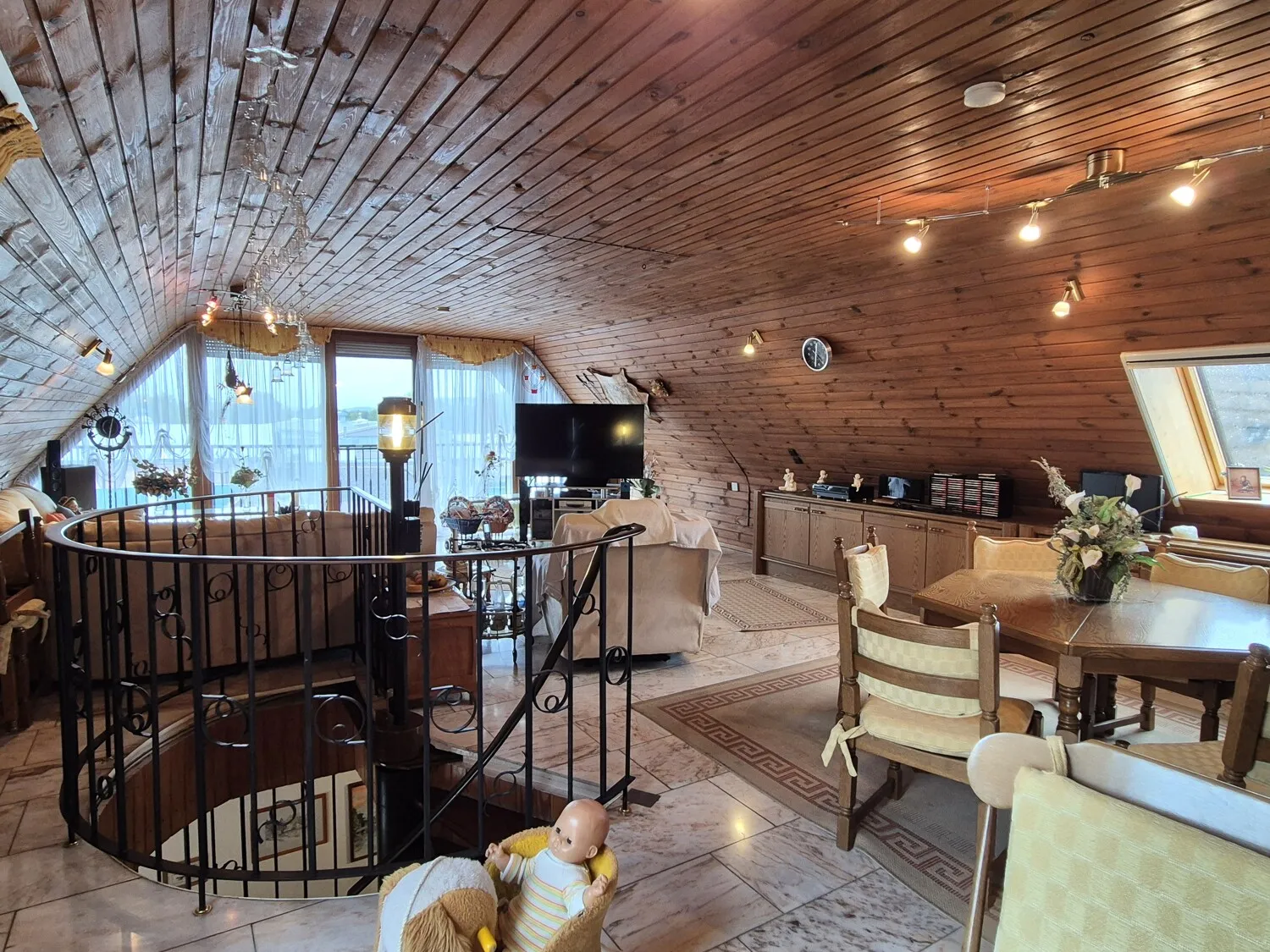 Wohnzimmer Hauptwohnung