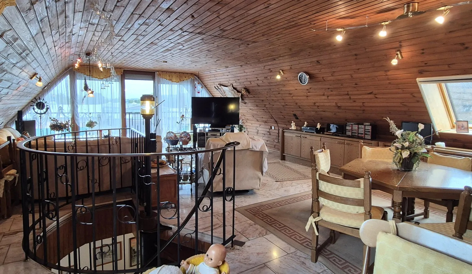 Wohnzimmer Hauptwohnung