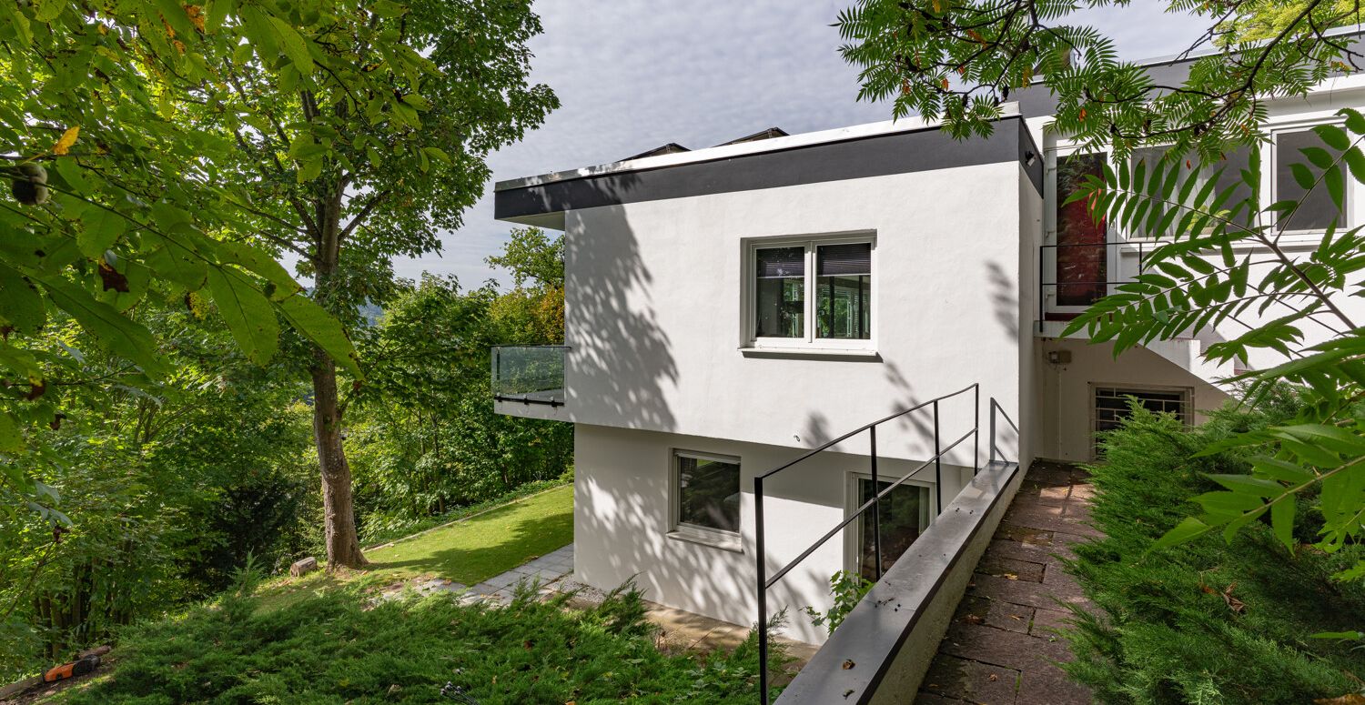 Entdecken Sie das Außergewöhnliche! Unternehmervilla in ruhiger Lage mit atemberaubendem Blick
