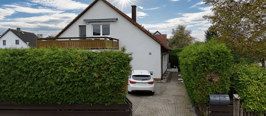 Modernes Zweifamilienhaus mit gehobener Ausstattung und viel Platz für Ihre Ansprüche!